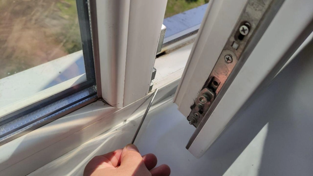 Корректировка положения створки